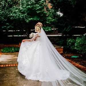 WEDDING DRESS 👰🏼 (size 4)